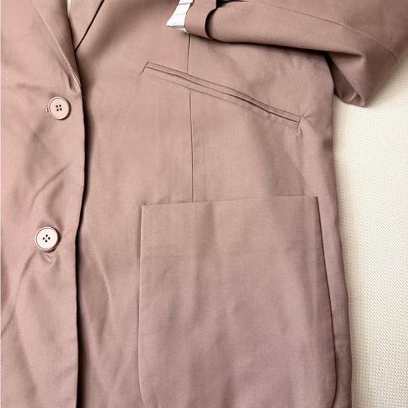 Mauve Blazer and Tailored Shorts Set - Picture 15 of 15